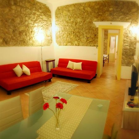 Incantevole E Storico Appartamento In Pieno Centro Taormina Luaran gambar