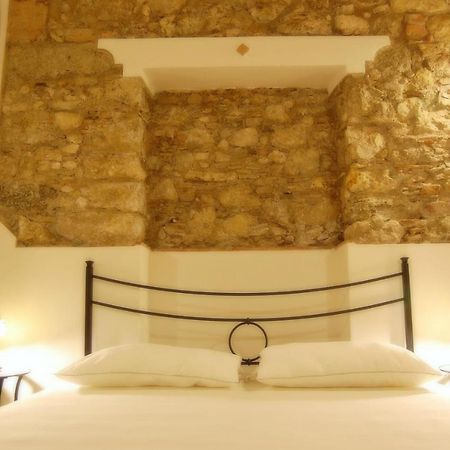 Incantevole E Storico Appartamento In Pieno Centro Taormina Luaran gambar