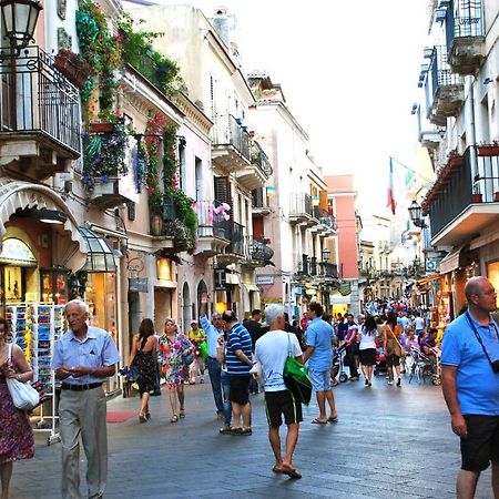 Incantevole E Storico Appartamento In Pieno Centro Taormina Luaran gambar