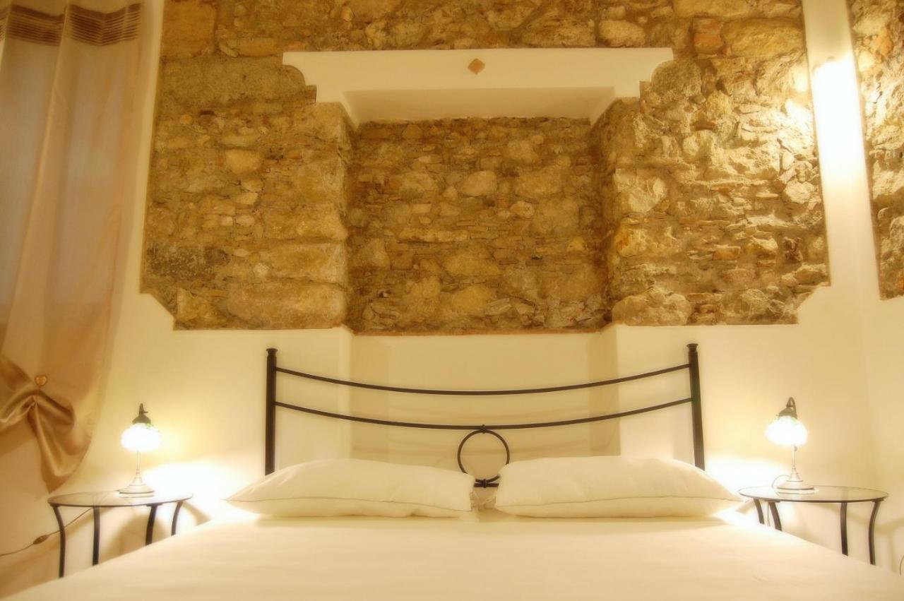 Incantevole E Storico Appartamento In Pieno Centro Taormina Luaran gambar